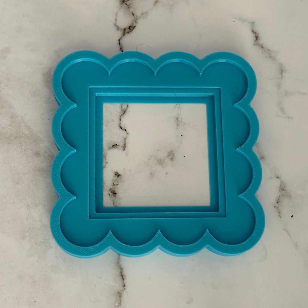 Photo Magnet Frame - Raised Scalloped Edge - 5x5cm
