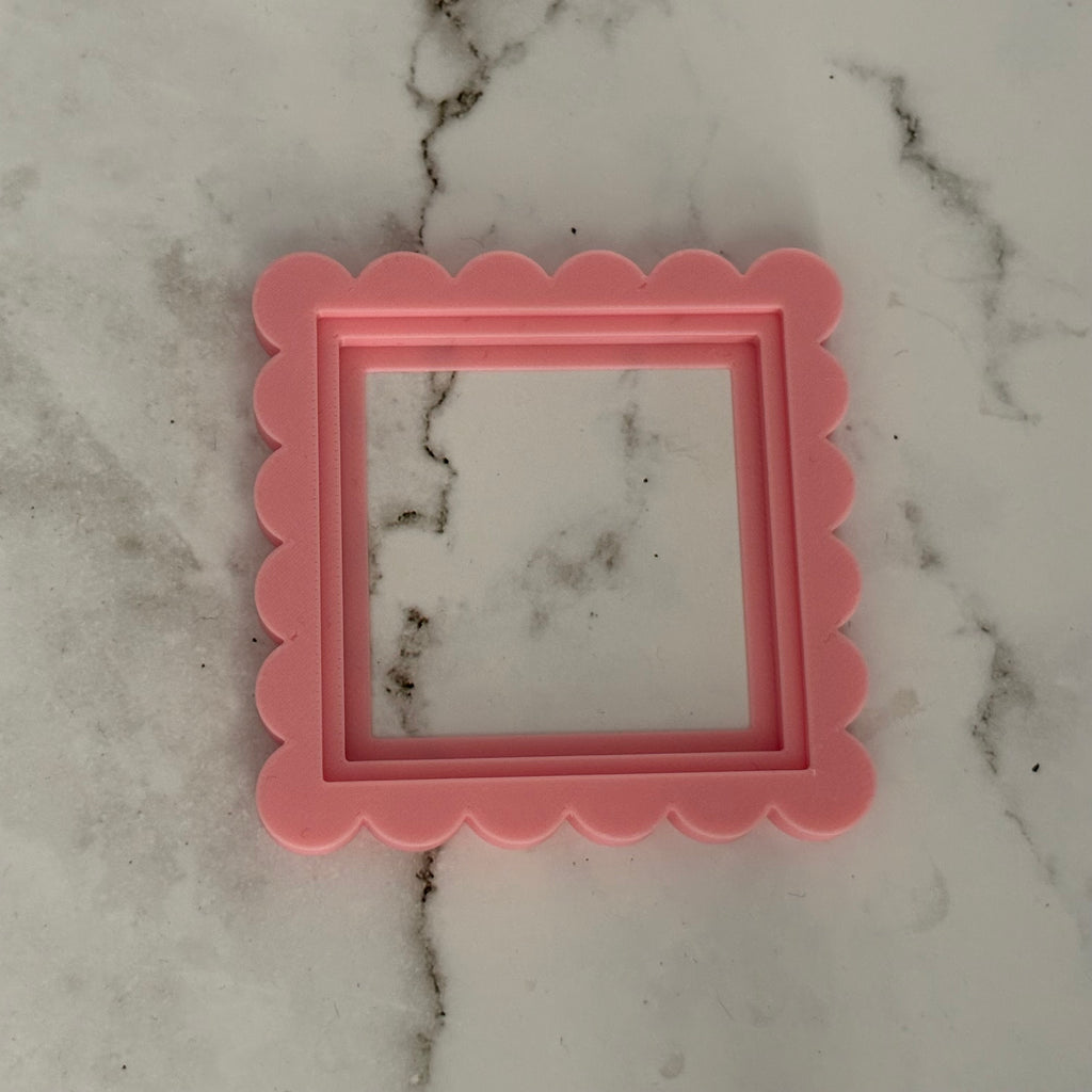 Photo Magnet Frame - Scalloped Edge - 5x5cm