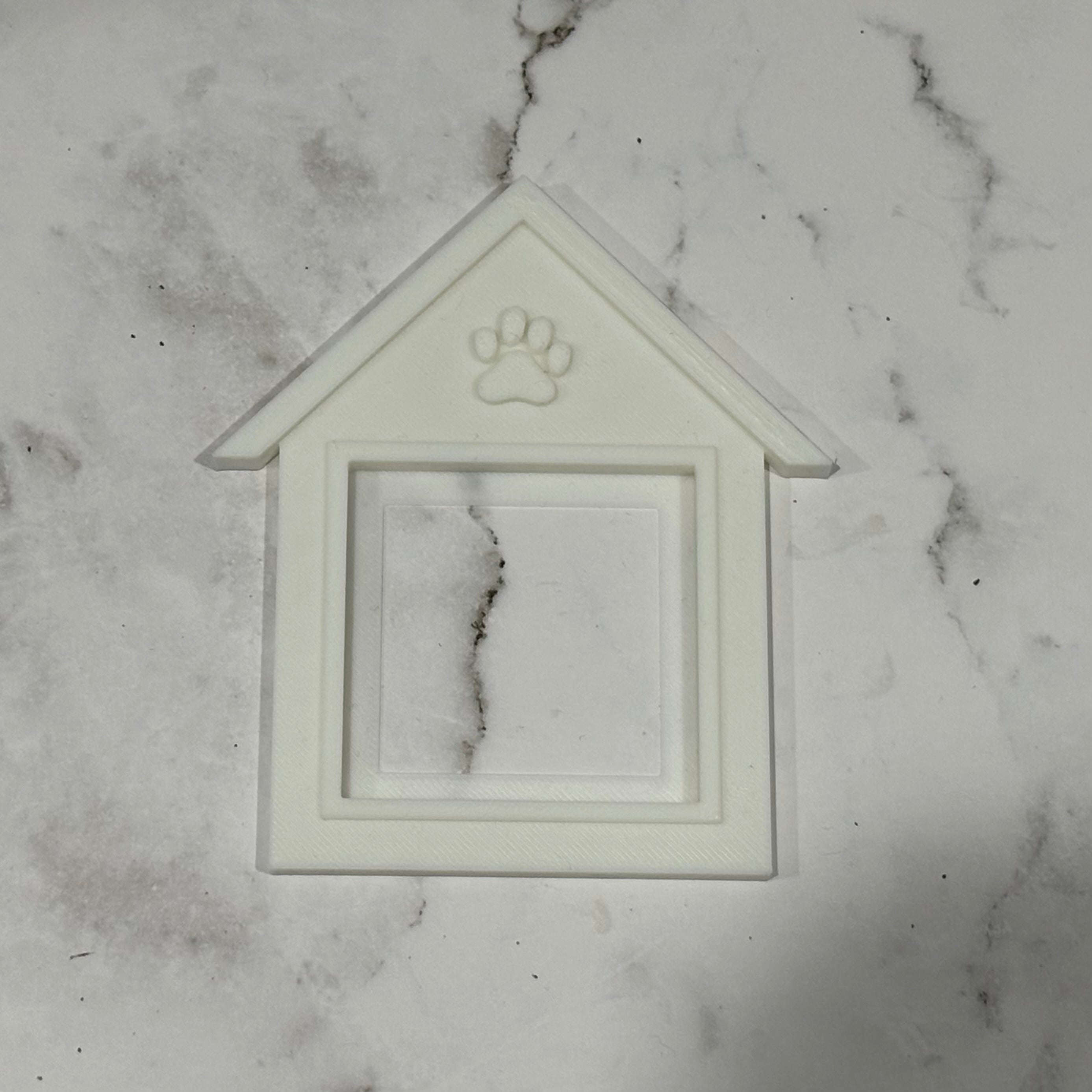 House Magnet Frame | Animal Paw Design
